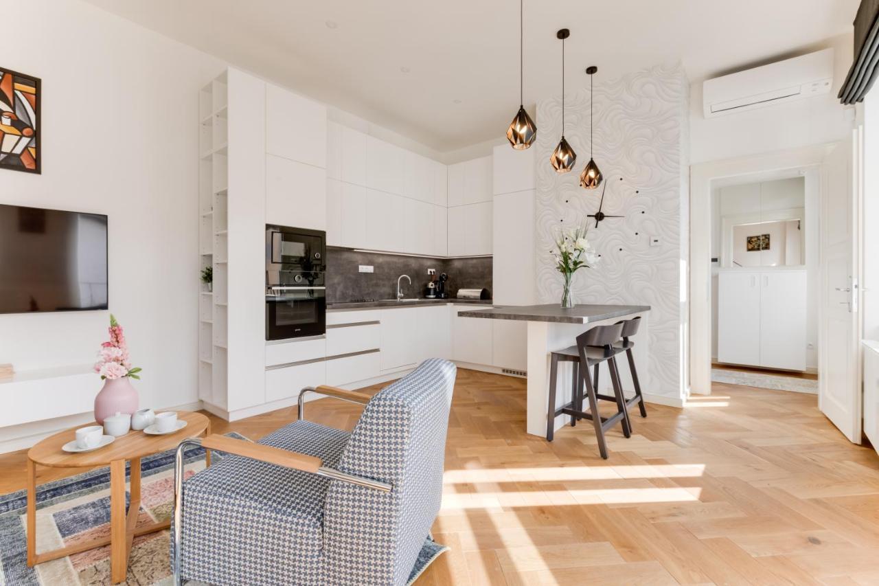 Andel Design Duplex, Ac, Garage Apartman Prága Kültér fotó